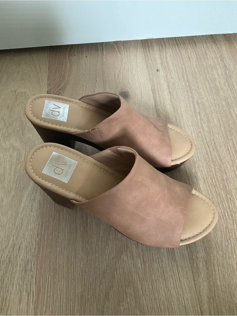 Dolce Vita “Holka” Platform Mule Heels – Women’s Size 7.5. EUC. Worn once.